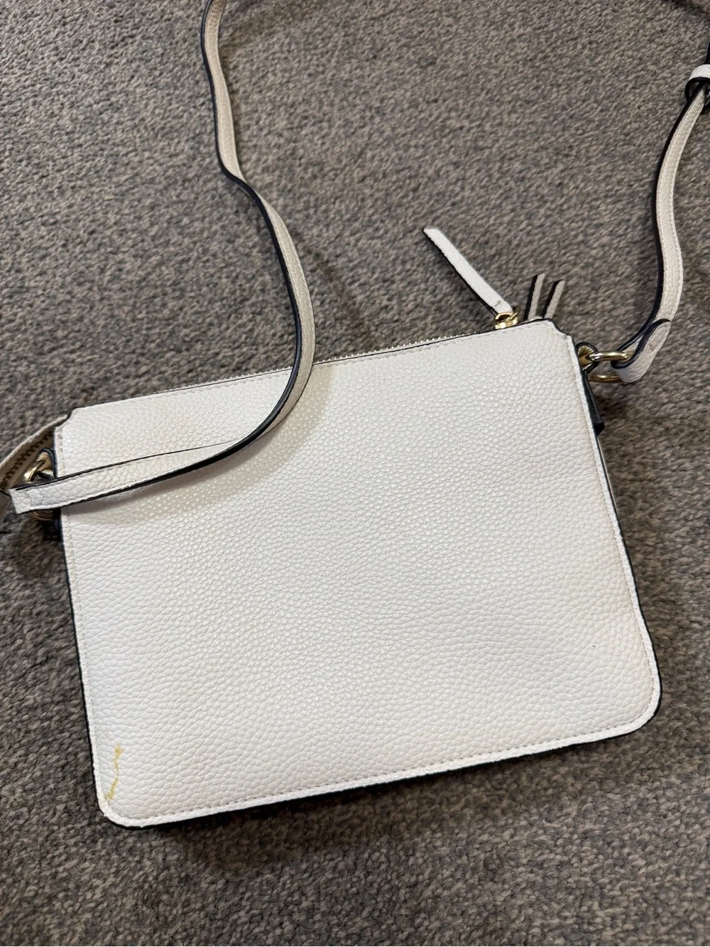 Aldo small stain